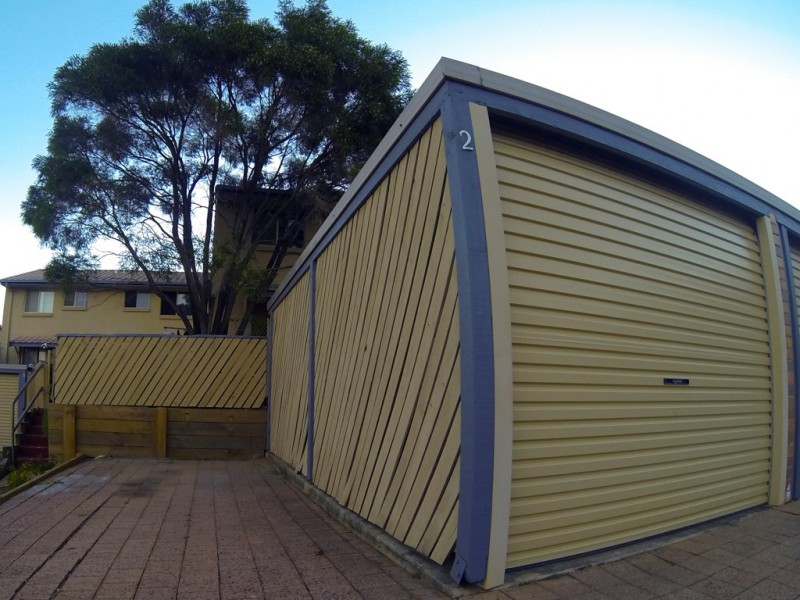 2/63 Olsen Avenue, Labrador QLD 4215