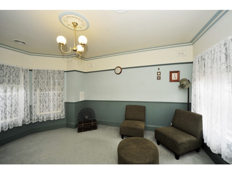 14 Peace Street, Kangaroo Flat VIC 3555