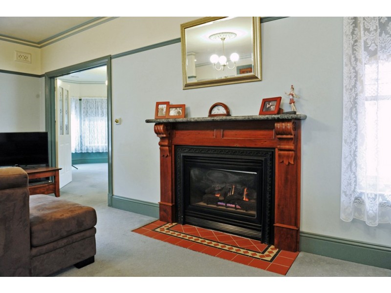 14 Peace Street, Kangaroo Flat VIC 3555