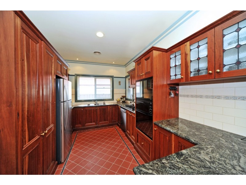 14 Peace Street, Kangaroo Flat VIC 3555