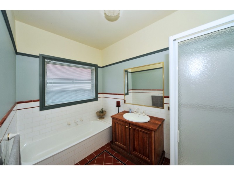 14 Peace Street, Kangaroo Flat VIC 3555