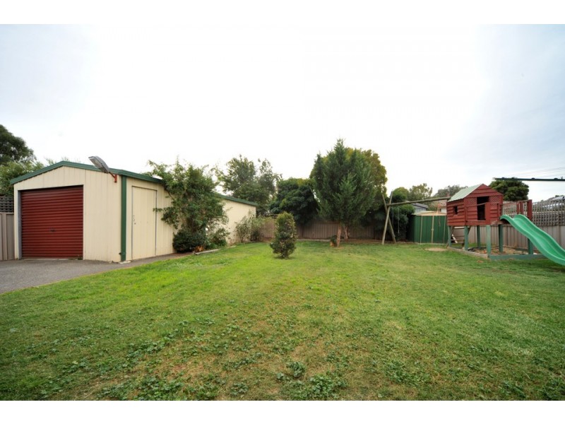 14 Peace Street, Kangaroo Flat VIC 3555