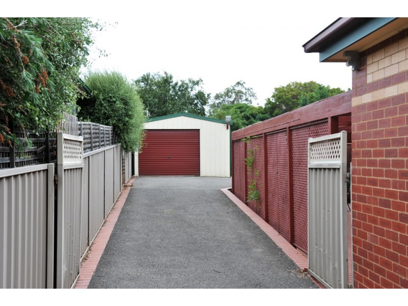 14 Peace Street, Kangaroo Flat VIC 3555