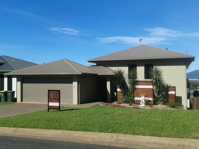 19 Emperor Street, Kanimbla QLD 4870