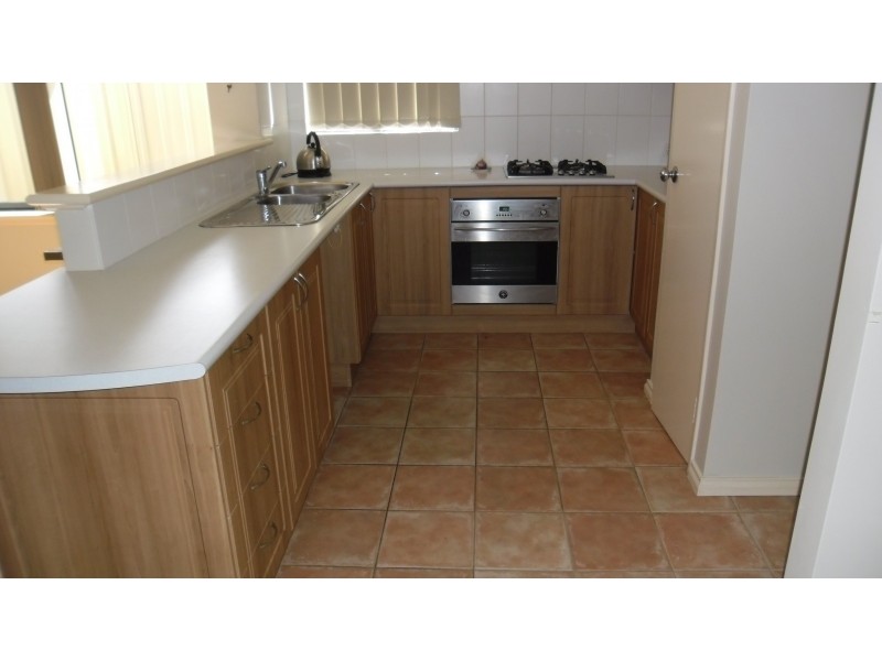 2/24 Felpham Court, Success WA 6164