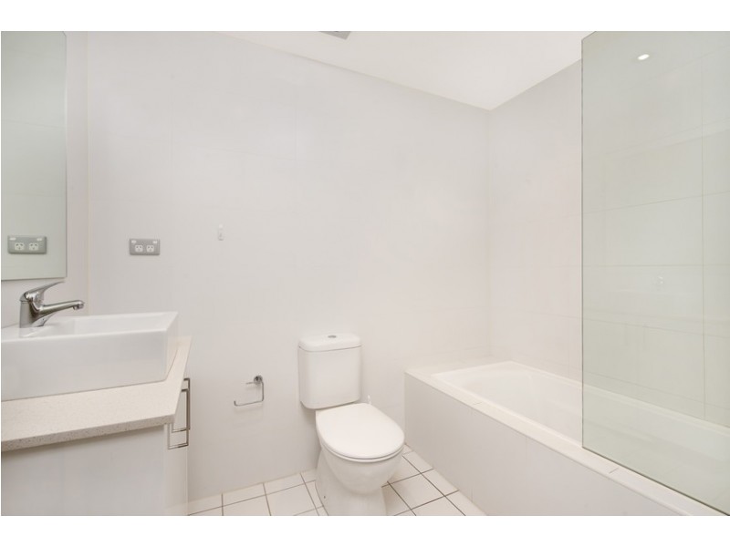 4/1-3 Eulbertie Ave, Warrawee NSW 2074