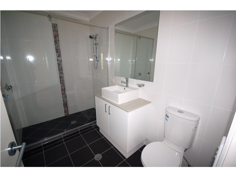 4/5 Pine Valley Drive, Joyner QLD 4500