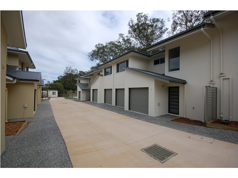4/5 Pine Valley Drive, Joyner QLD 4500
