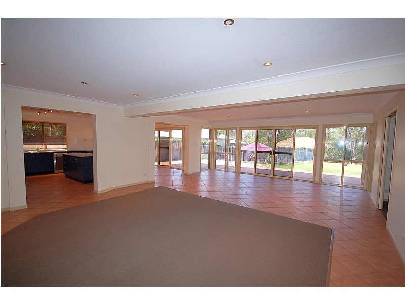 7 Turnbull Court, Petrie QLD 4502