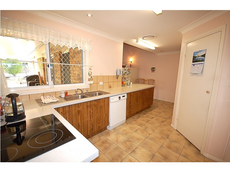 15 Voltaire Cresent, Petrie QLD 4502