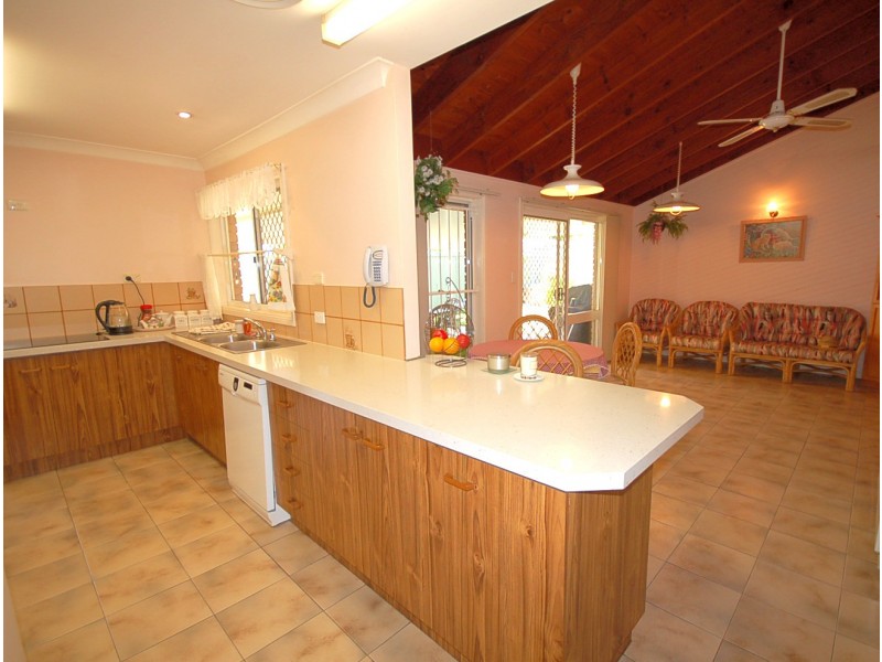 15 Voltaire Cresent, Petrie QLD 4502