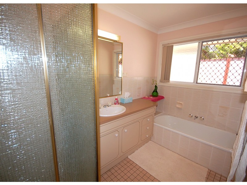 15 Voltaire Cresent, Petrie QLD 4502