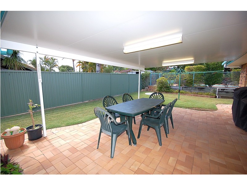 15 Voltaire Cresent, Petrie QLD 4502