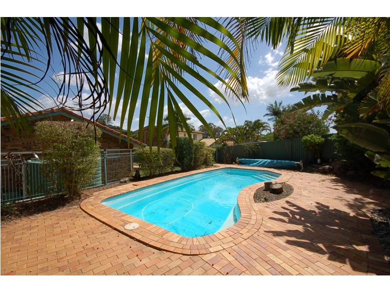 15 Voltaire Cresent, Petrie QLD 4502