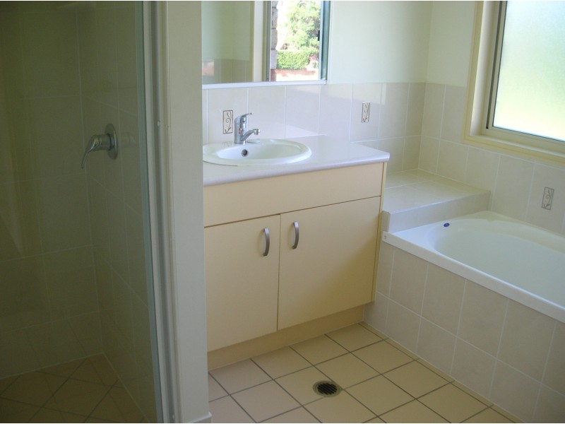 2/12 Slater Avenue, Lawnton QLD 4501