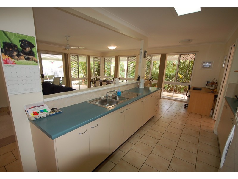 2 Wyara Court, Petrie QLD 4502