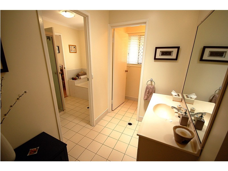 2 Wyara Court, Petrie QLD 4502