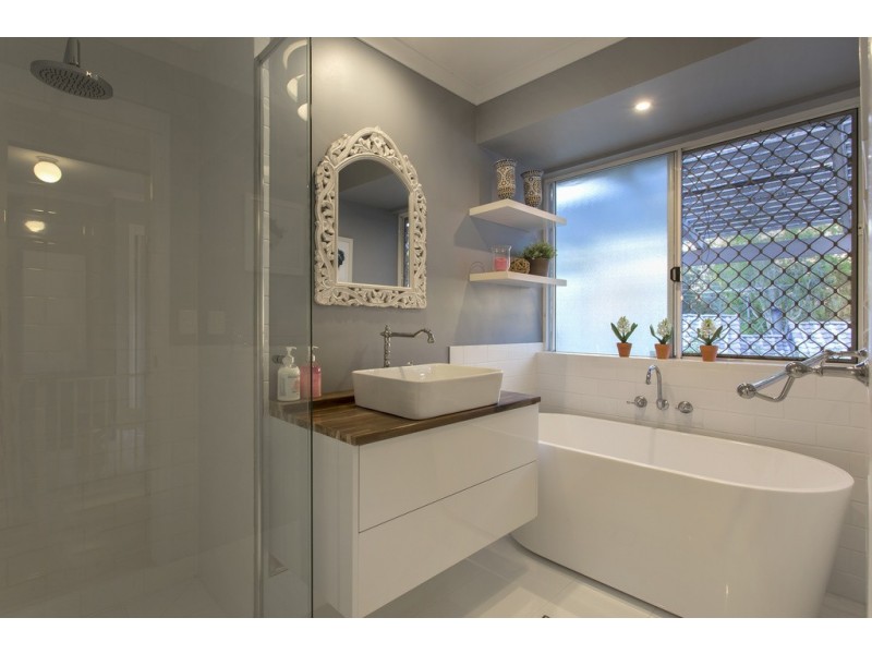 144 Faheys Road West, Albany Creek QLD 4035