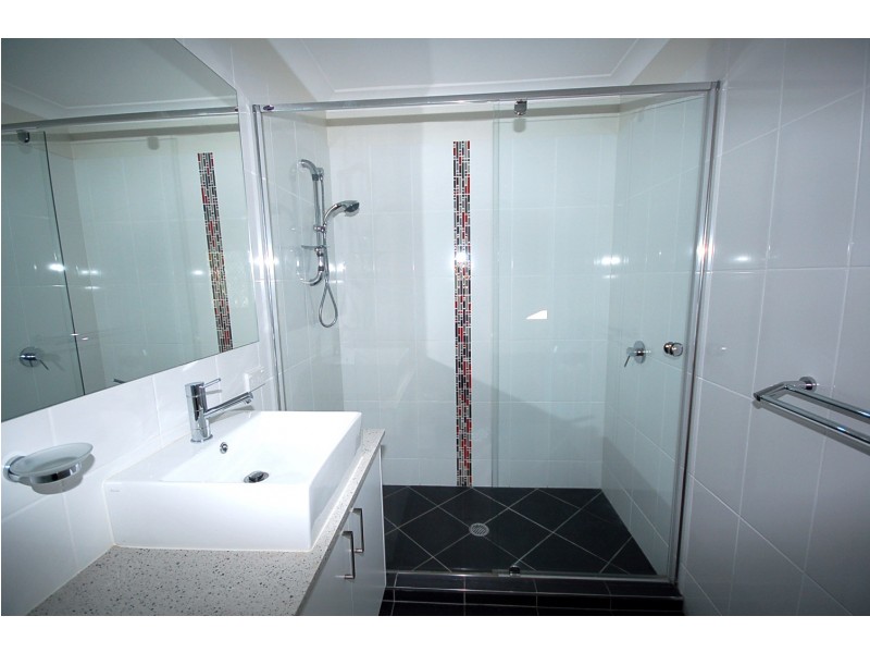 4/5 Pine Valley Drive, Joyner QLD 4500