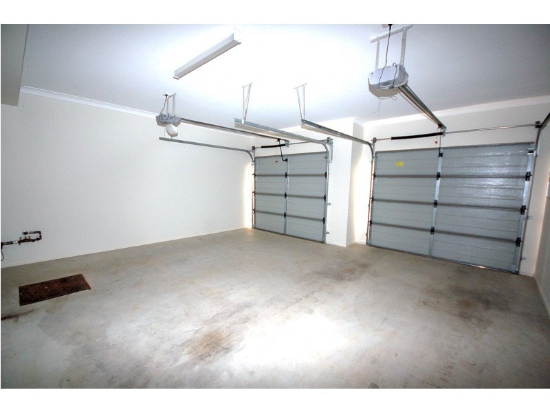 4/5 Pine Valley Drive, Joyner QLD 4500