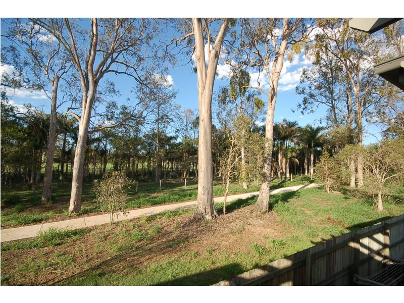 4/5 Pine Valley Drive, Joyner QLD 4500