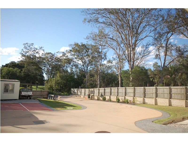 4/5 Pine Valley Drive, Joyner QLD 4500