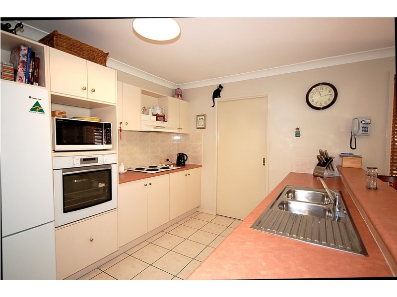 41 Kirri Avenue, Petrie QLD 4502