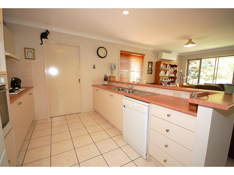 41 Kirri Avenue, Petrie QLD 4502