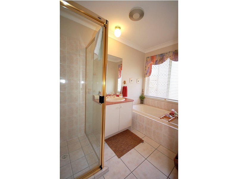 41 Kirri Avenue, Petrie QLD 4502