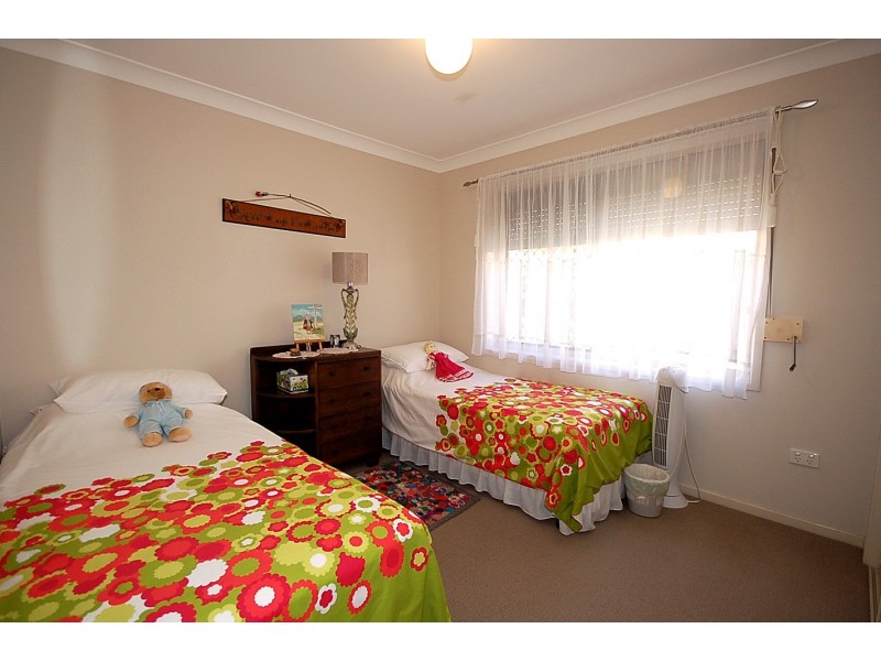 41 Kirri Avenue, Petrie QLD 4502