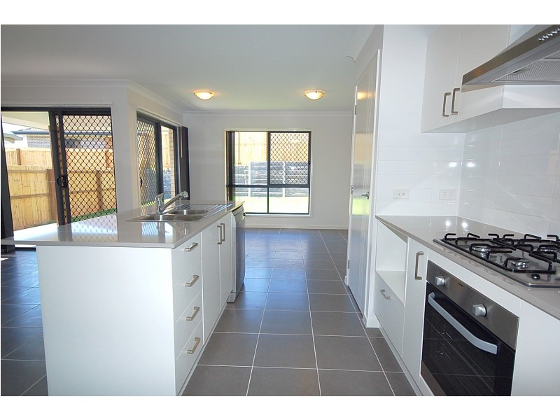 5 Tahr Place, Dakabin QLD 4503