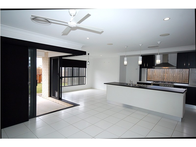 9 Bow Street, Bray Park QLD 4500