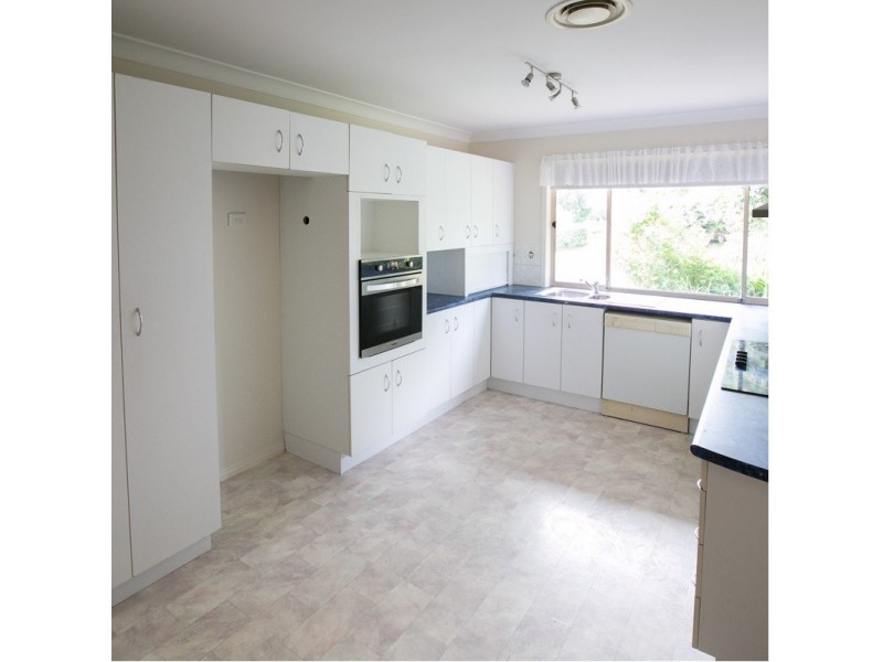 45 Vaucluse Crescent, Petrie QLD 4502