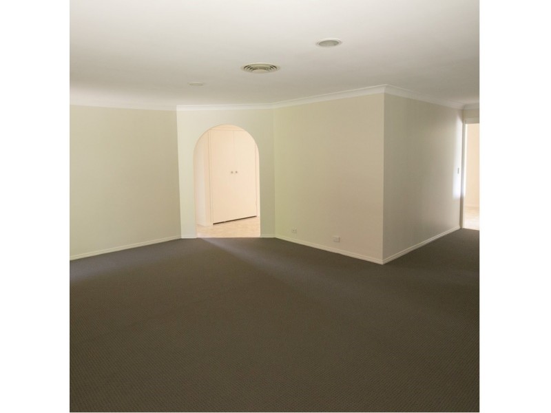 45 Vaucluse Crescent, Petrie QLD 4502