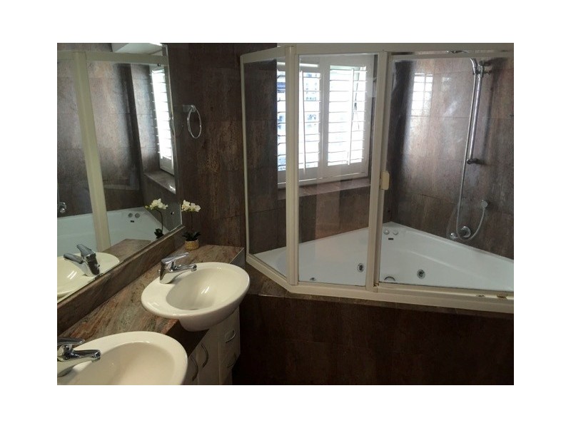 35 Howard Street, Brisbane City QLD 4000