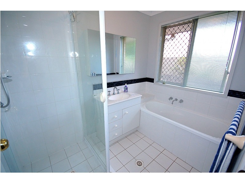 9 Valmadre Court, Petrie QLD 4502