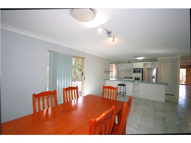 9 Valmadre Court, Petrie QLD 4502