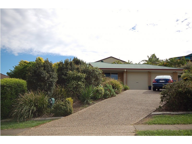9 Valmadre Court, Petrie QLD 4502