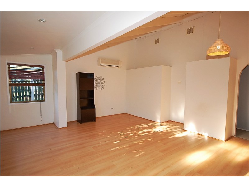 22 Arunga Street, Petrie QLD 4502