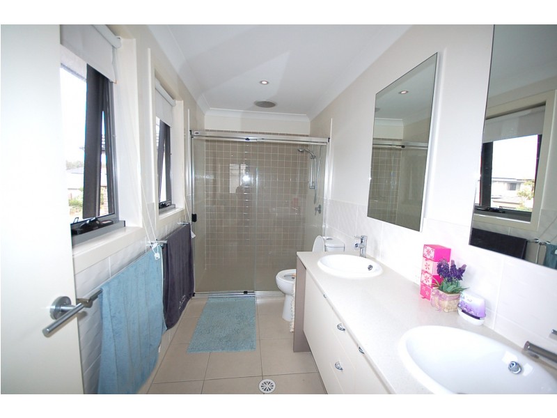 73 Highbridge Circuit, Carseldine QLD 4034