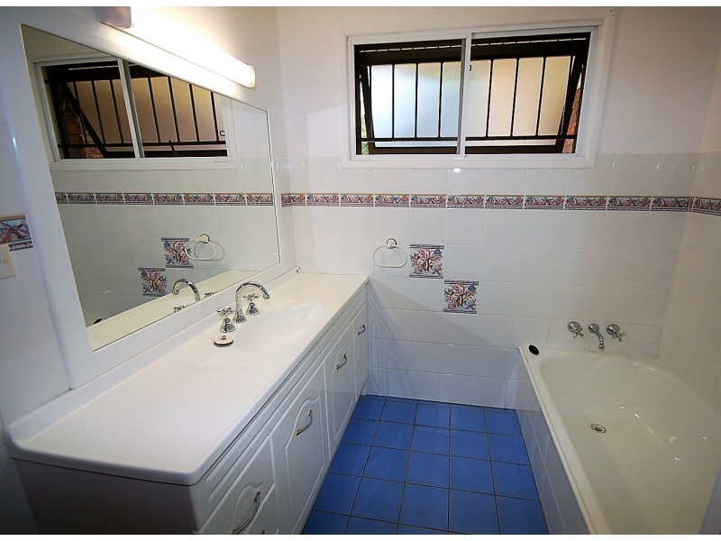 12 Belrose Ave, Petrie QLD 4502