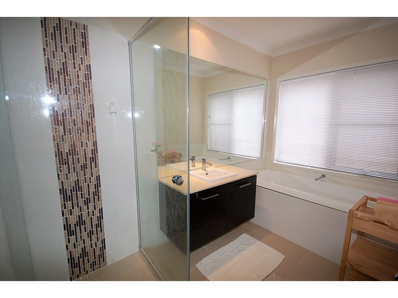 27 Markwell Crescent, Mango Hill QLD 4509
