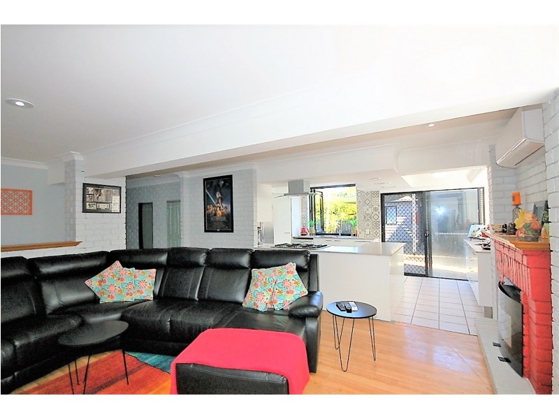 9 Gowie Street, Brendale QLD 4500