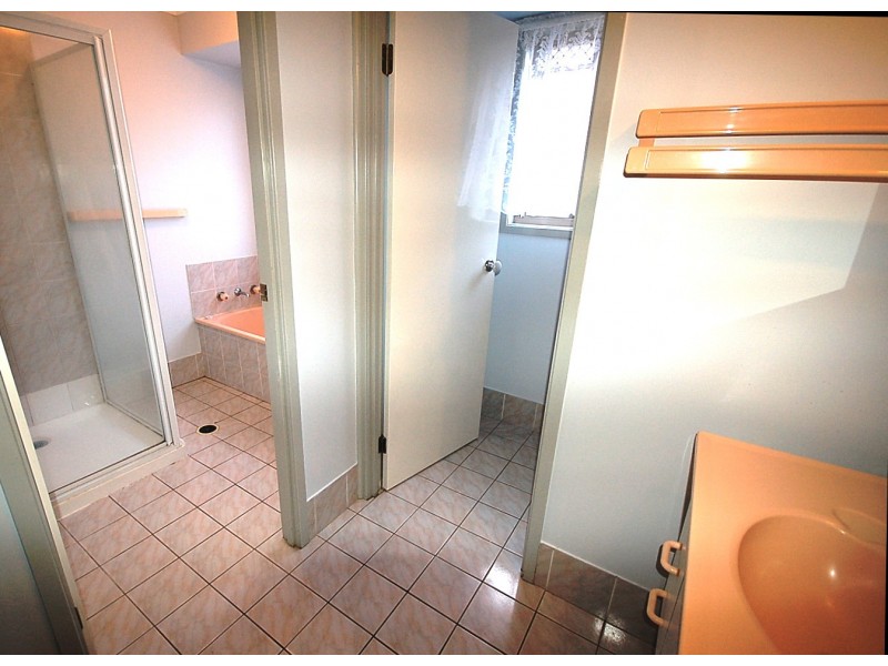 2 Connewarre Court, Petrie QLD 4502