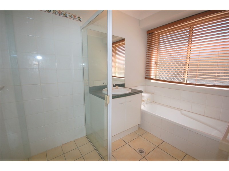 32 Kirri Avenue, Petrie QLD 4502