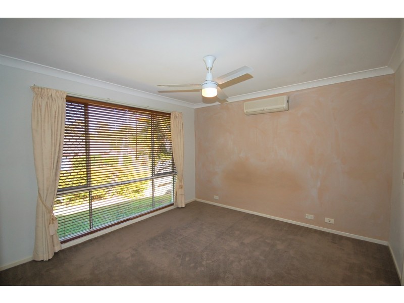 32 Kirri Avenue, Petrie QLD 4502