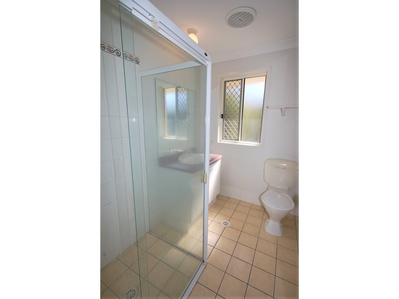 32 Kirri Avenue, Petrie QLD 4502