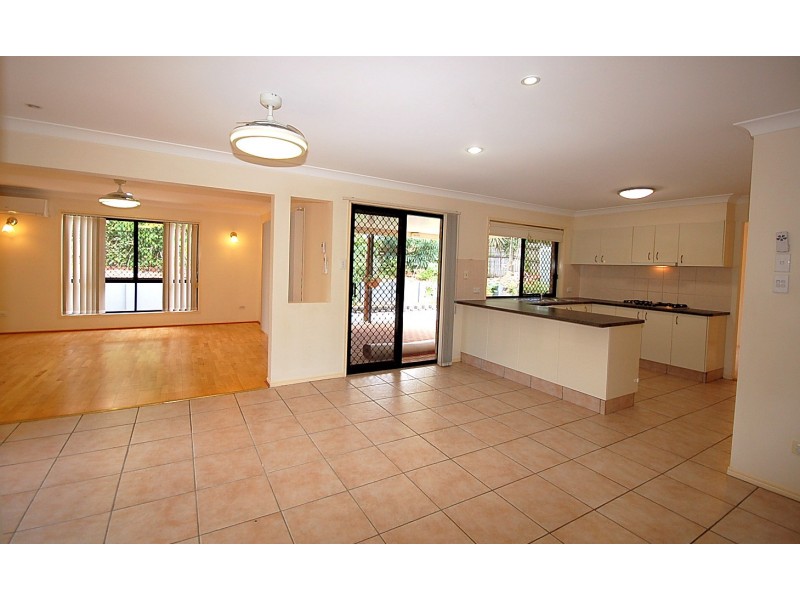 48 Paramount Drive, Warner QLD 4500