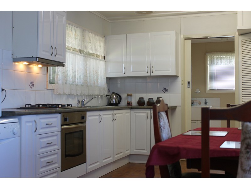 16 Sylvester Street, Coolgardie WA 6429