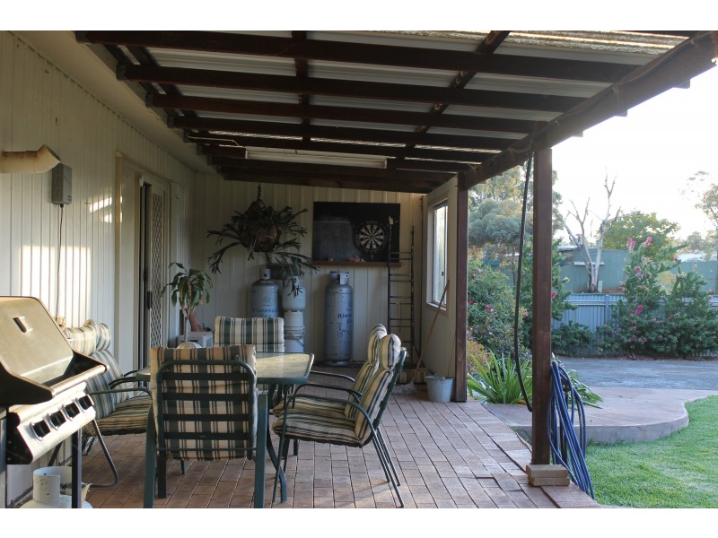 16 Sylvester Street, Coolgardie WA 6429